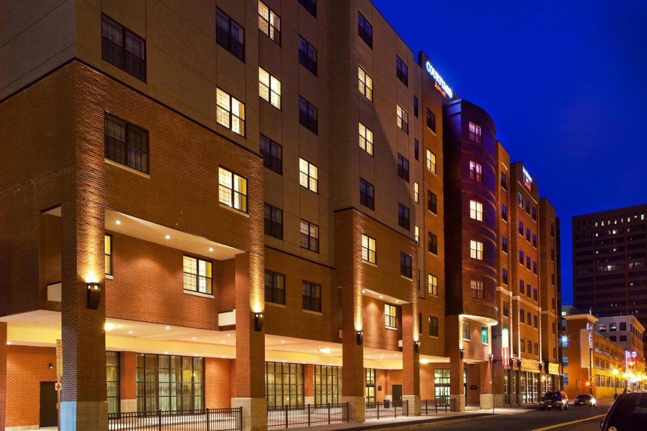 Готель Courtyard By Marriott Syracuse Downtown At Armory Square Екстер'єр фото
