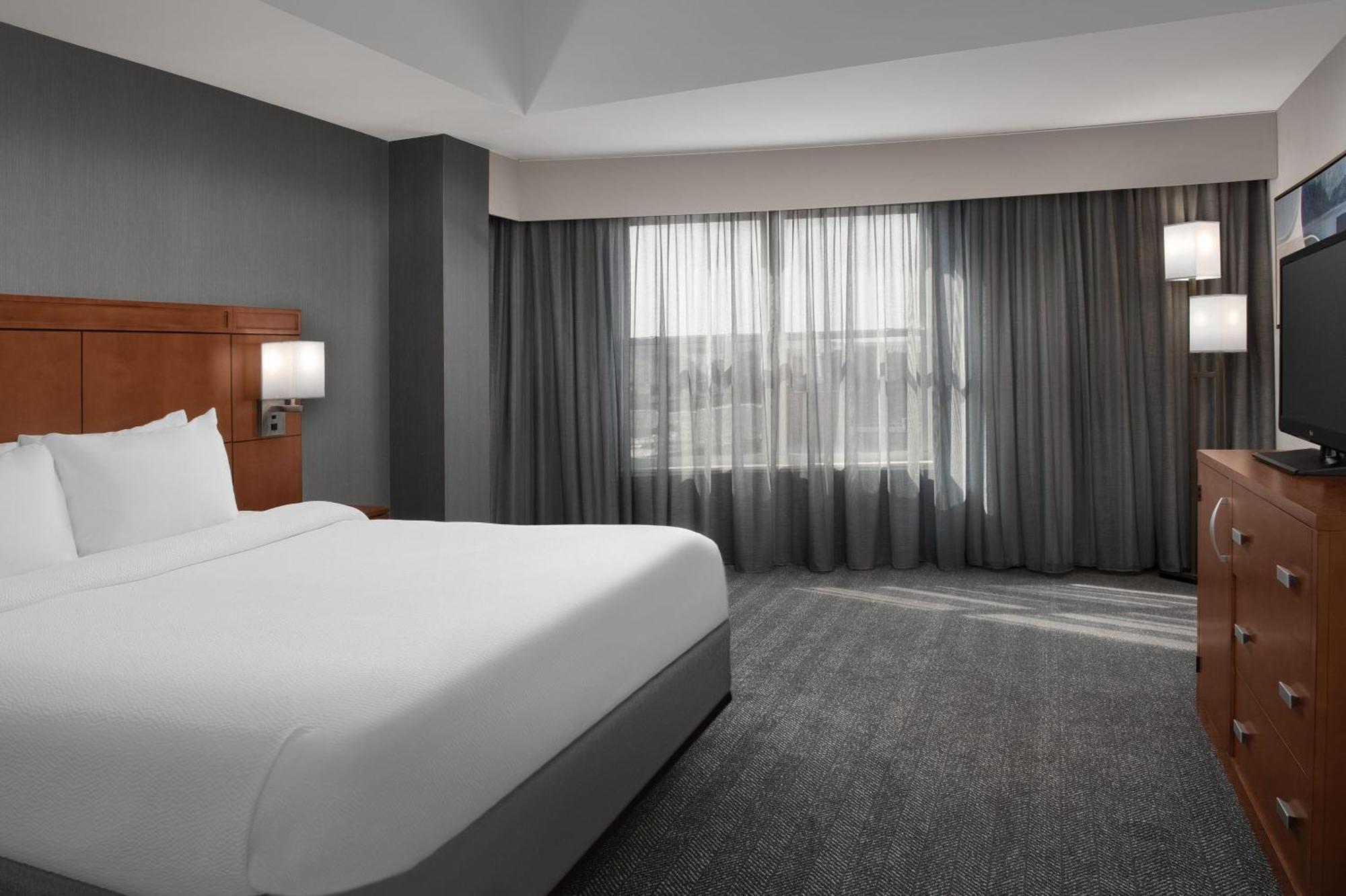 Готель Courtyard By Marriott Syracuse Downtown At Armory Square Екстер'єр фото